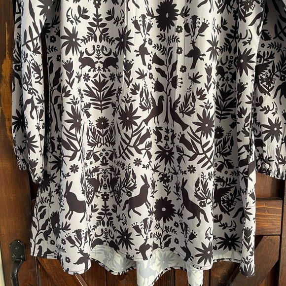 eShakti XL 18 flora and fauna pintuck pleat tunic - Picture 9 of 14